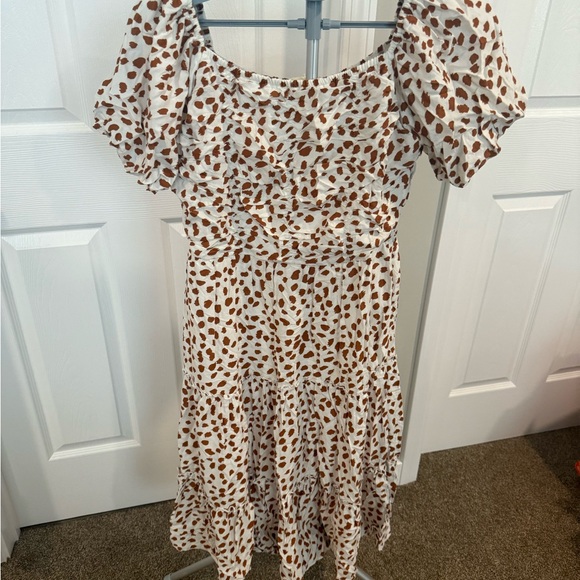 entro Dresses & Skirts - Entro Chic Brown and White Animal Print Dress